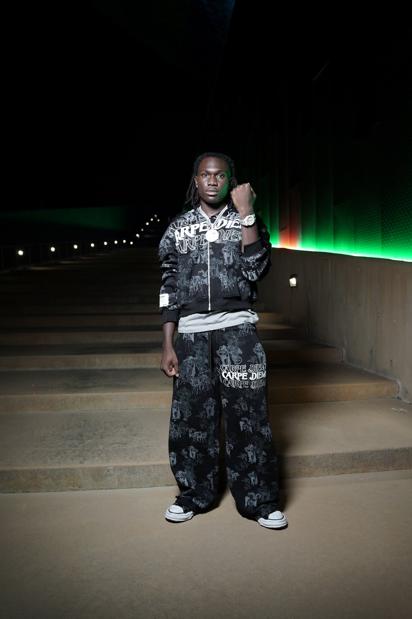 Black “Carper Diem” Oversize set